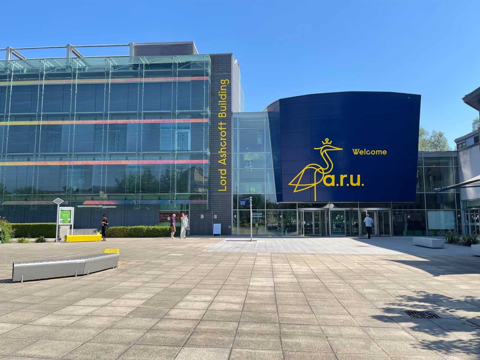 Anglia Ruskin University 現代化商學院大樓